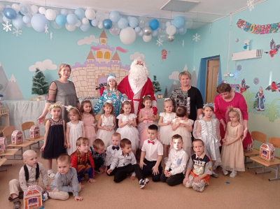 В детском саду "Буратино" прошли новогодние утренники!